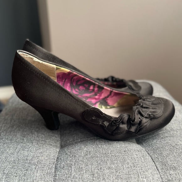 Madden Girl, Size 8, small heel - storage box included - Picture 4 of 4